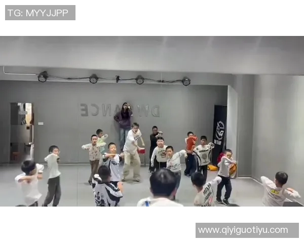 实时新闻上海街舞队包夹现象解析与街舞文化的深层影响探讨 实时新闻上海街舞队包夹现象解析与街舞文化的深层影响探讨